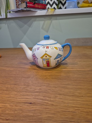 Beach hut tea - hut,