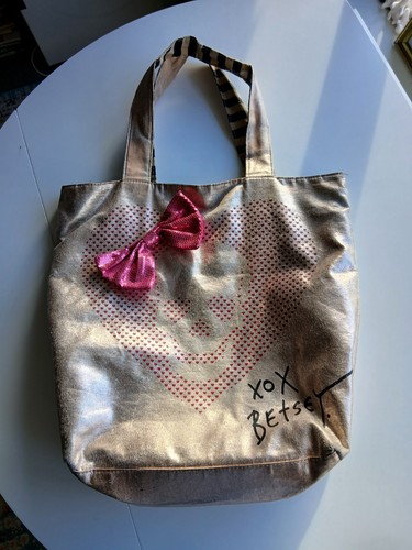 Betsey johnson skull tote bag - skull,