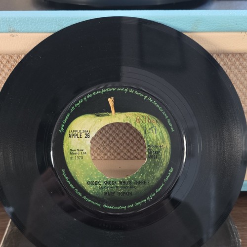 Mary hopkin knock - hopkin, who's