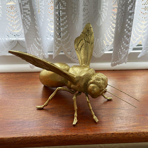 Metallic gold wasp figurine - gold,