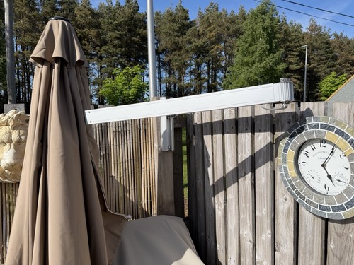 Beige solid cantilever garden - solid,