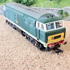 TRI-ANG / HORNBY  OO GAUGE CLASS 35 HYMEK   D7018  TWO TONE GREEN  REFINISHED