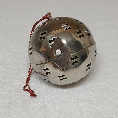 Vtg silver plated pomander - plated,