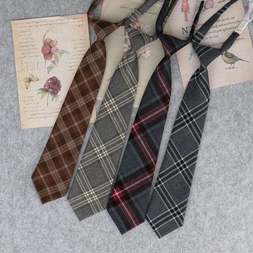 Burberry 100 silk designer - burberry,