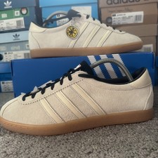 NEW BNIB Size UK 9 Adidas