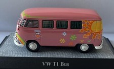 VW T1 Bus, pink flower power
