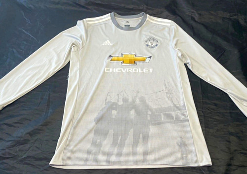 Authentic manchester united - authentic,