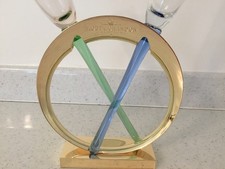 MOET & CHANDON GOLD PLATED POMPONNE CHAMPAGNE FLUTE STAND & 2 GLASSES BLUE GREEN