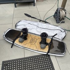 Ronix Park Division Top Notch Wakeboard 138 CM + Hyper Light Size 8 Bindings