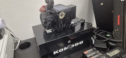 Red komodo camera - rf, mount