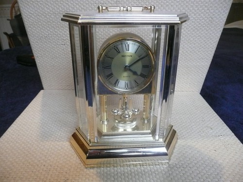 Gold tone rhythm mantle - gold,