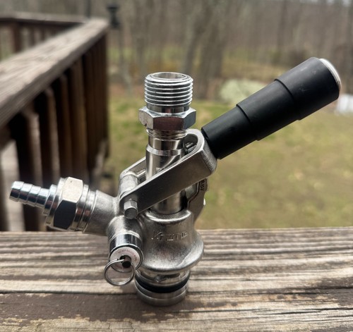 System beer coupler - u,