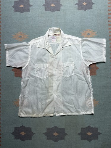 Vintage 1950s short sleeve