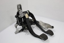Audi RS4 8E B7 Manual Pedal Box with Brake and Clutch Pedals 8E2721117N