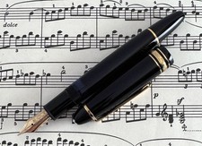 Montblanc Meisterstuck No 146 Black & Gold Fountain Pen. 14K M Nib. Nr Mint.