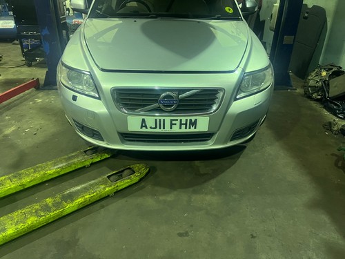 Volvo v50 front bumper - front,