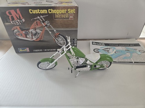 Revell kustom 12 scale - rm, 1-12
