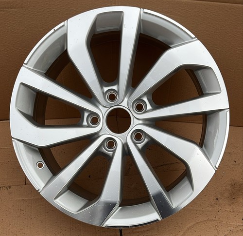 Genuine new volkswagen roc - genuine,