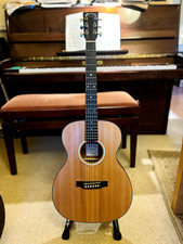 Martin 000 Junior (000JR-10) Acoustic Guitar