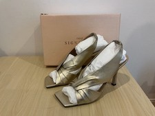 Next Signature Women's Gold