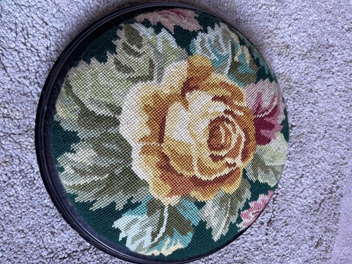 Circular wooden floral - wooden,