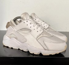 NIKE Air Huarache ‘Triple