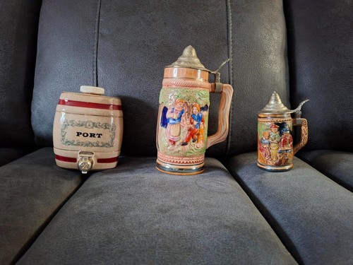 Pair vintage collectable - a,