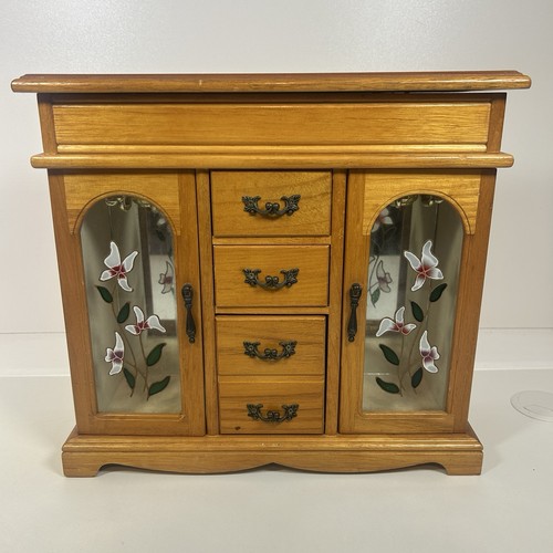 Large vintage wooden jewellery - large,