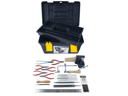 Jeweller jewellery making - jewellery,