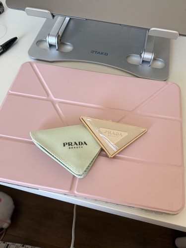 Prada beauty logo triangular - beauty,