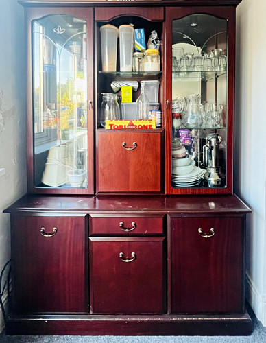 Glass glazed dresser drinks