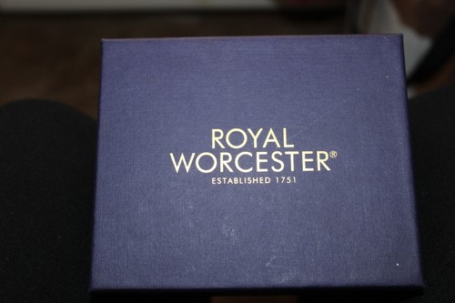 Royal worcester queen - royal,