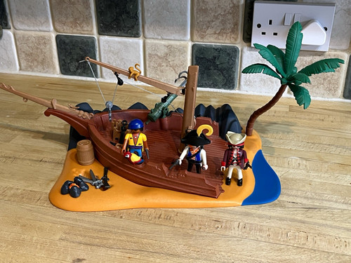 Playmobil pirate shipwreck - playmobil,