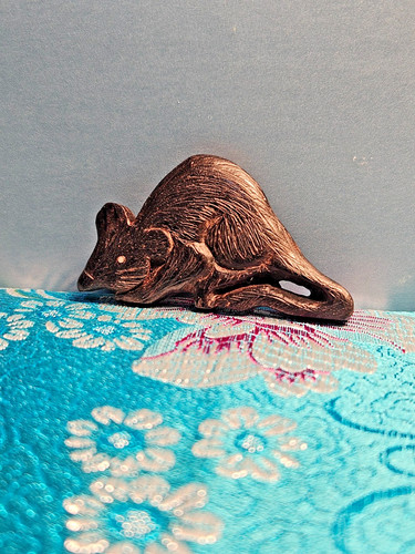 Carved wood rat netsuke - wood,