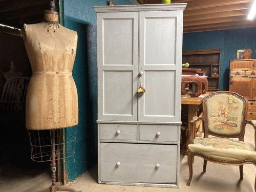 Good antique grey painted - good,