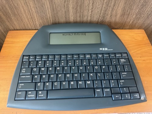 Alphasmart neo word processor - alphasmart,