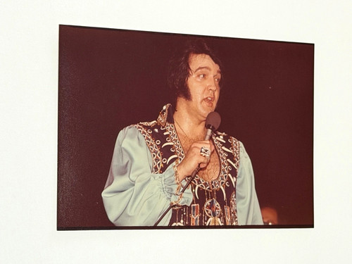 Elvis presley authentic yr - presley,