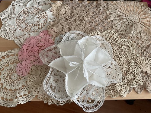 Vintage linen lace - , doilies.