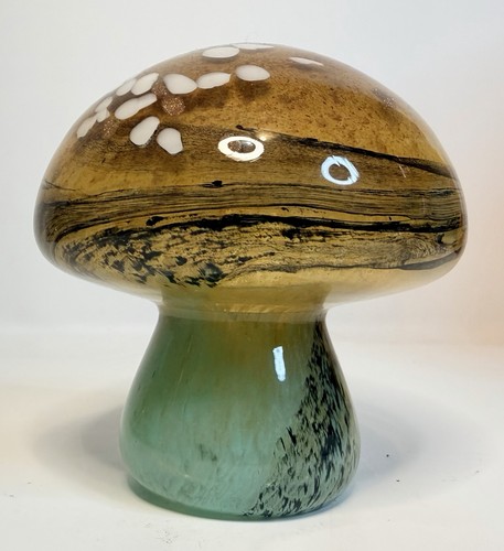 Hollow mushroom toadstool - hollow,