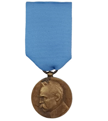 953 ww2 pilsudski medal - ww2,