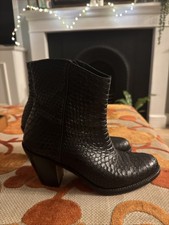 Penelope Chilvers Black