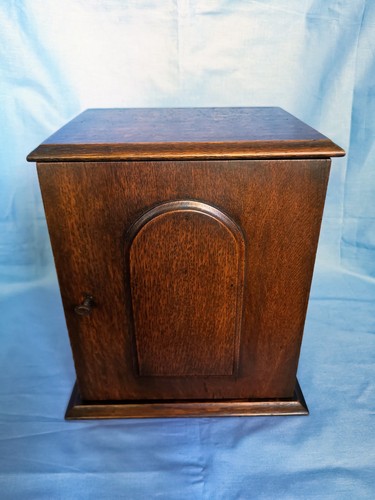 Antique wooden pipe smokers