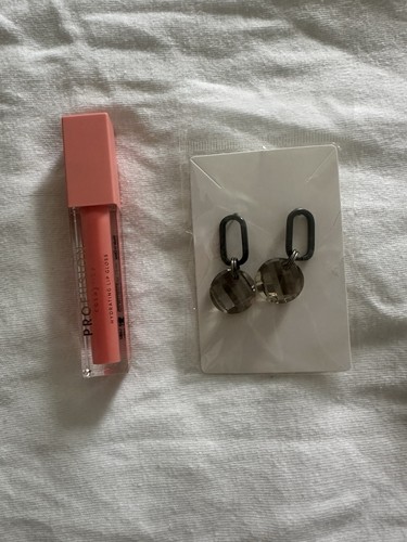 Lipstick and ear rings - ear, for