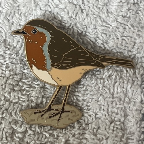 Lanius bird robin pin badge - bird,