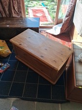 Victoria Ducal Pine Ottoman /