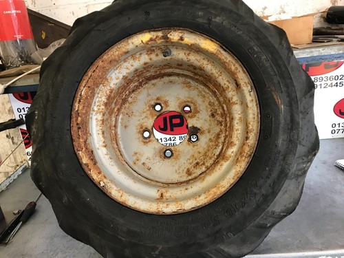 Stud wheel tyre - stud, /