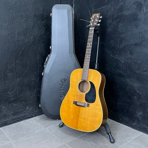 Rare acoustic guitar martin - rare,