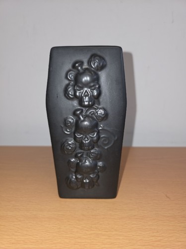 The dungeons ceramic coffin - the,