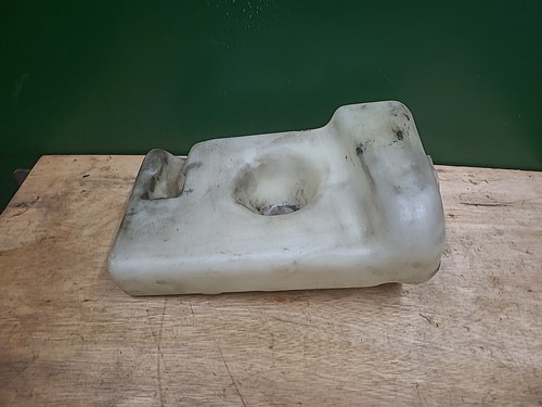 Jaguar xj6 series reservoir - series,