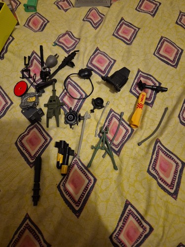 Lot joe weapons and parts - gi,